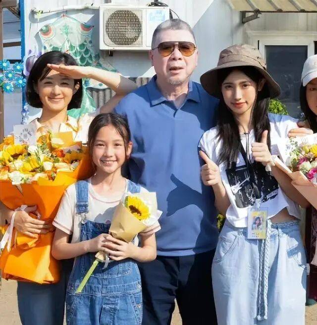 考古|冯小刚带女儿去陈思诚工作室！开个人账号还读影视专业<strong></p>
<p>币安币行情</strong>，她也要“女承父业”吗？
