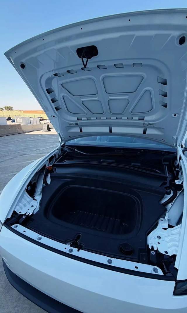 将特斯拉砍成“铁皮房”的<strong></p>
<p>币安币行情</strong>，是马斯克新的万亿对赌协议