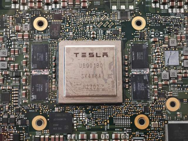 将特斯拉砍成“铁皮房”的<strong></p>
<p>币安币行情</strong>，是马斯克新的万亿对赌协议