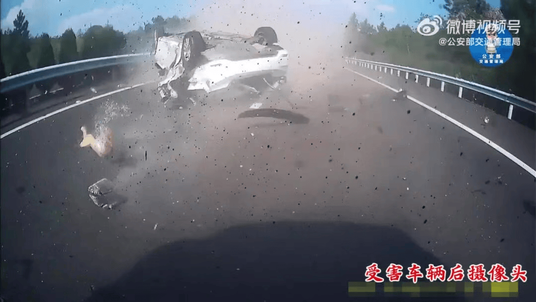 “我撒谎天打雷劈！”男子高速突然强行变道致翻车<strong></p>
<p>币安币行情</strong>，反诬赖对方