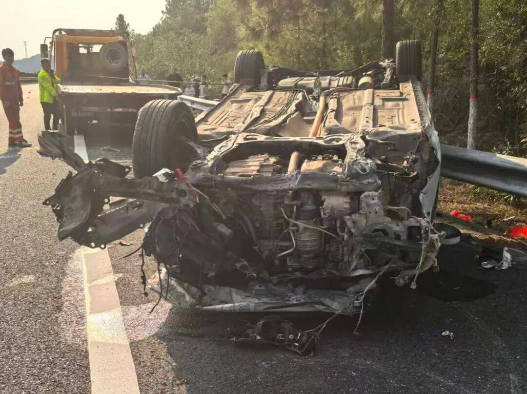 “我撒谎天打雷劈！”男子高速突然强行变道致翻车<strong></p>
<p>币安币行情</strong>，反诬赖对方