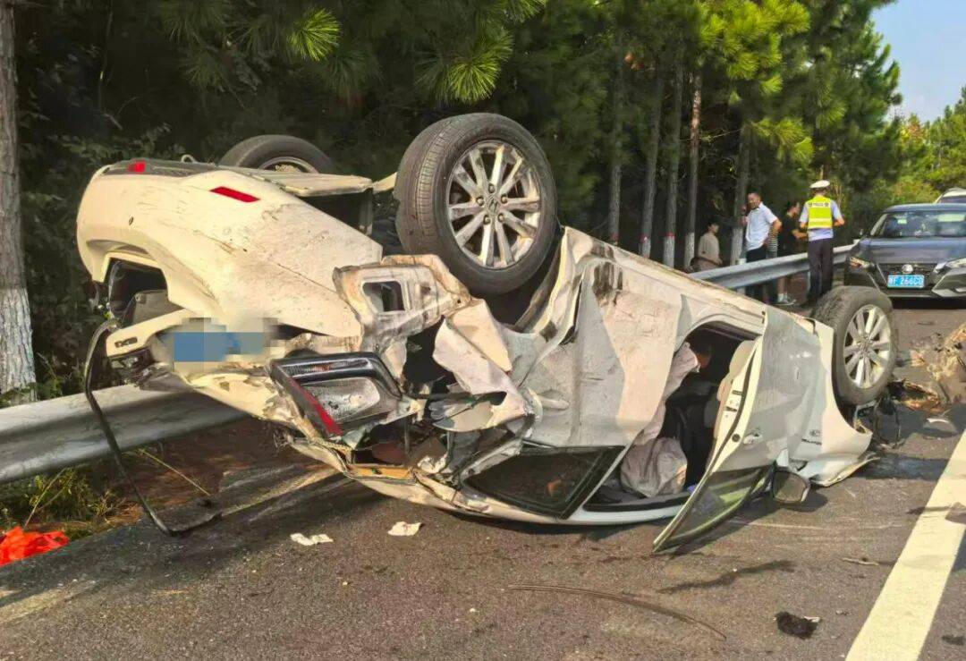 “我撒谎天打雷劈！”男子高速突然强行变道致翻车<strong></p>
<p>币安币行情</strong>，反诬赖对方