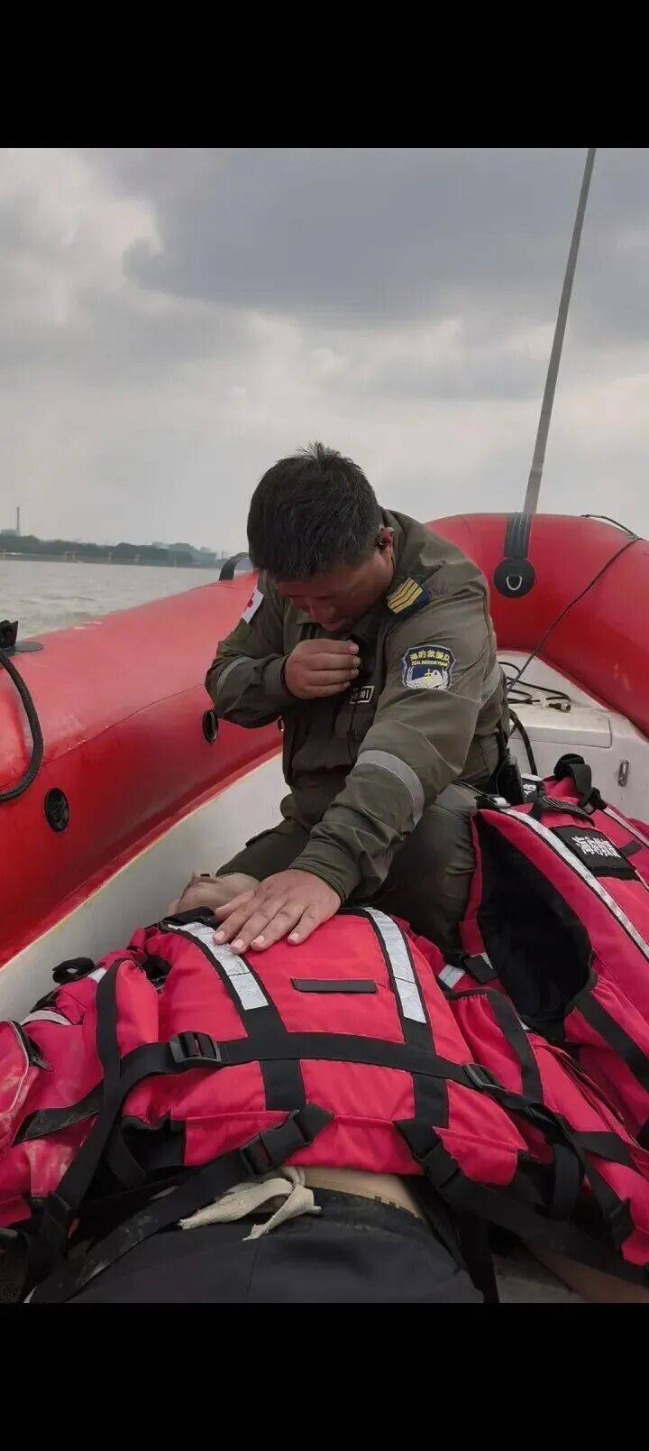 230斤重小伙酒后落水<strong></p>
<p>BNB行情</strong>，漂浮7小时终获救……