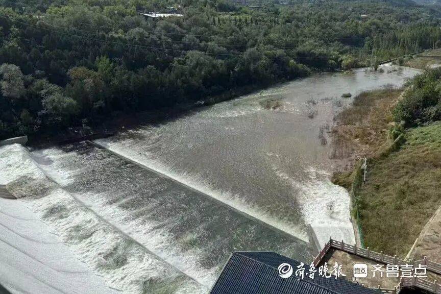 “鱼多得数不过来<strong></p>
<p>币安币行情</strong>,一网子下去能捞好几条”济南锦绣川水库开闸放水,大量鲢鱼被冲出,工作人员:禁止捕捞!