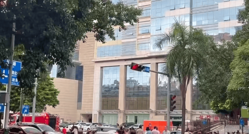 突发！广西南宁青秀区有人从医院高楼坠落<strong></p>
<p>币安币行情</strong>，消防到场处置，当地：警方已介入，正处理