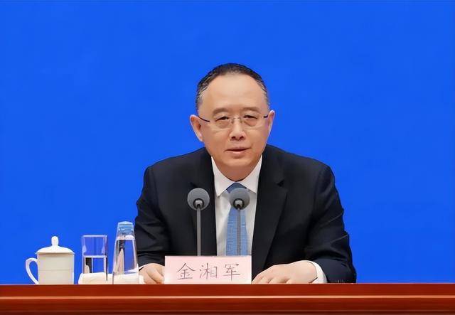 中央委员被“双开”<strong></p>
<p>币安币行情</strong>，62岁女副部任上被查！中纪委上周通报查处26人