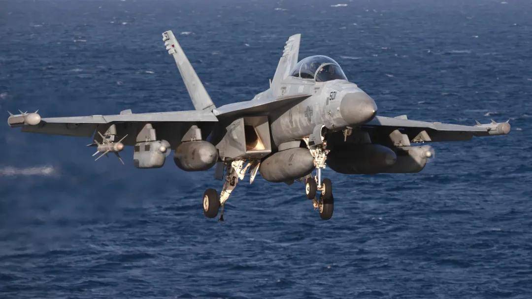 央视官宣：歼-16可挂载副油箱<strong></p>
<p>ADA行情</strong>！网友：航程加到7000公里有必要？