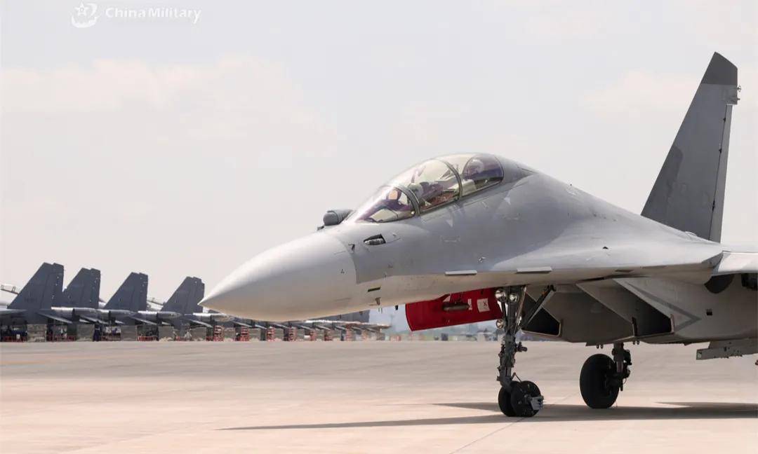 央视官宣：歼-16可挂载副油箱<strong></p>
<p>ADA行情</strong>！网友：航程加到7000公里有必要？