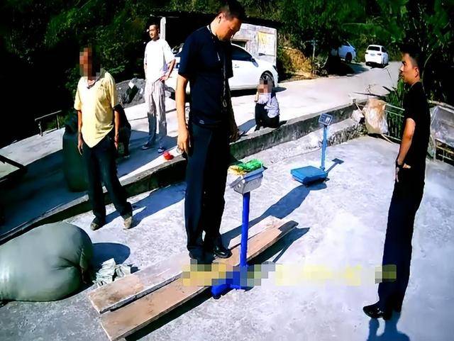 100斤玉米上秤秒变60斤？贵州一村民遭“鬼秤”骗粮！民警出手<strong></p>
<p>艾达币行情</strong>，5人被拘