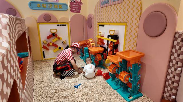 海底捞<strong></p>
<p>艾达币行情</strong>，和西贝“抢娃”