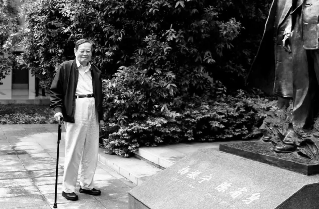 杨振宁为什么连续32年担任东莞理工学院名誉校长<strong></p>
<p>比特现金行情</strong>？