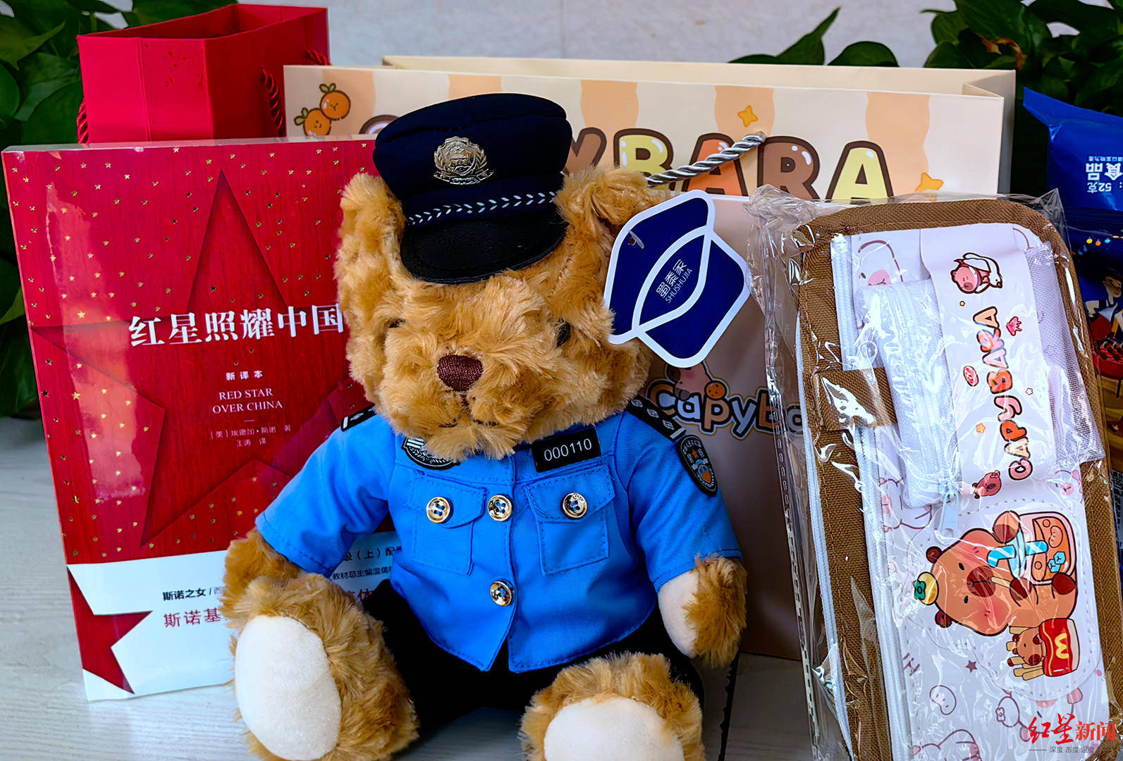 初二男生捡到1.4万余元现金<strong></p>
<p>莱特币行情</strong>，淡定拍视频后报警物归失主，民警送“奖”到校园