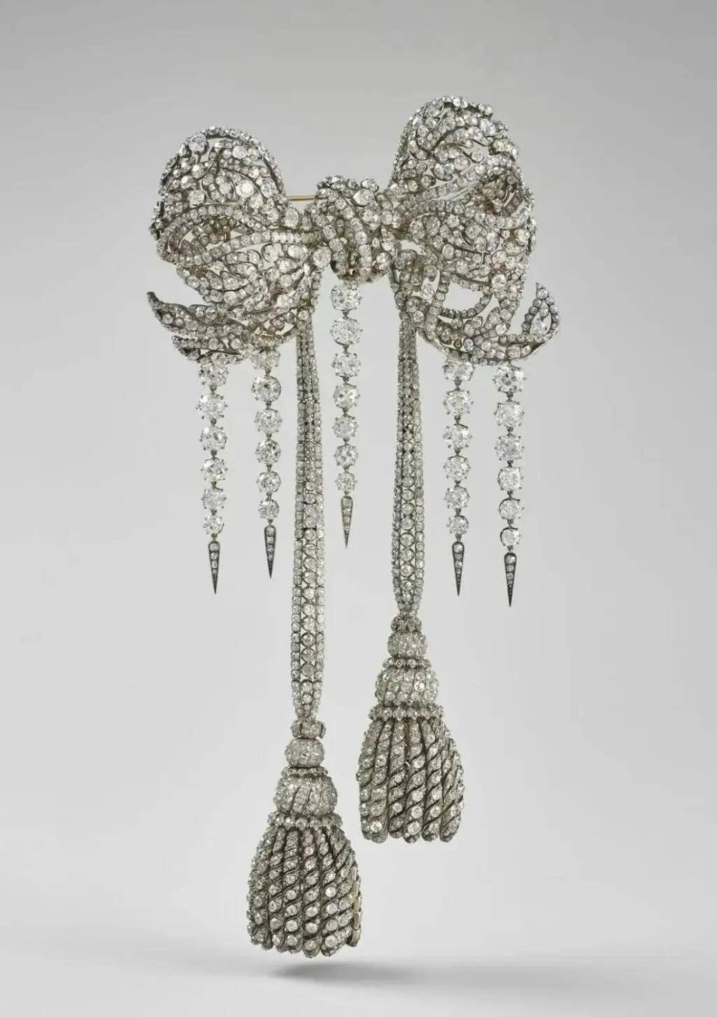 卢浮宫被盗的珠宝中<strong></p>
<p>莱特币行情</strong>，有拿破仑送给妻子的爱情信物