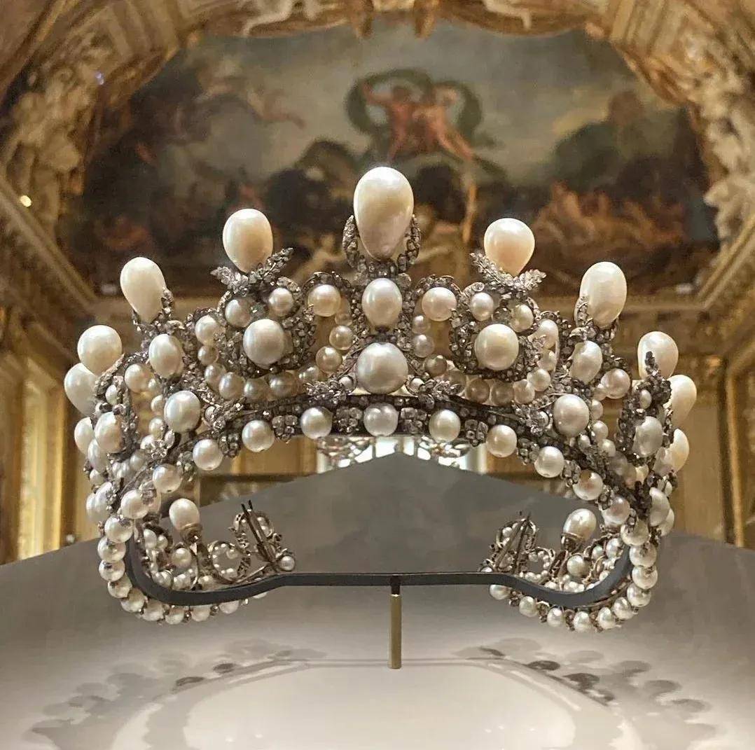 卢浮宫被盗的珠宝中<strong></p>
<p>莱特币行情</strong>，有拿破仑送给妻子的爱情信物