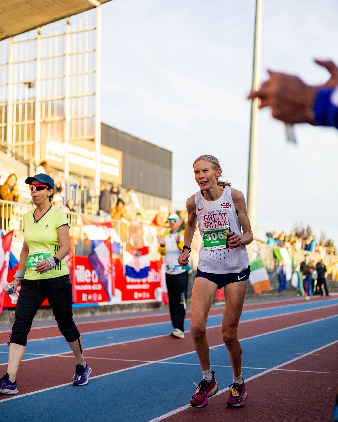 24小时狂奔278.622公里<strong></p>
<p>LTC行情</strong>！ 46岁女将打破女子24小时超马世界纪录