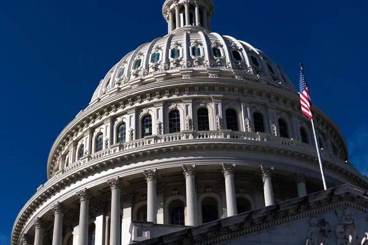 77：20票通过！美怒砸71亿力援台，赖当局狂喜，却被这一幕搞破防