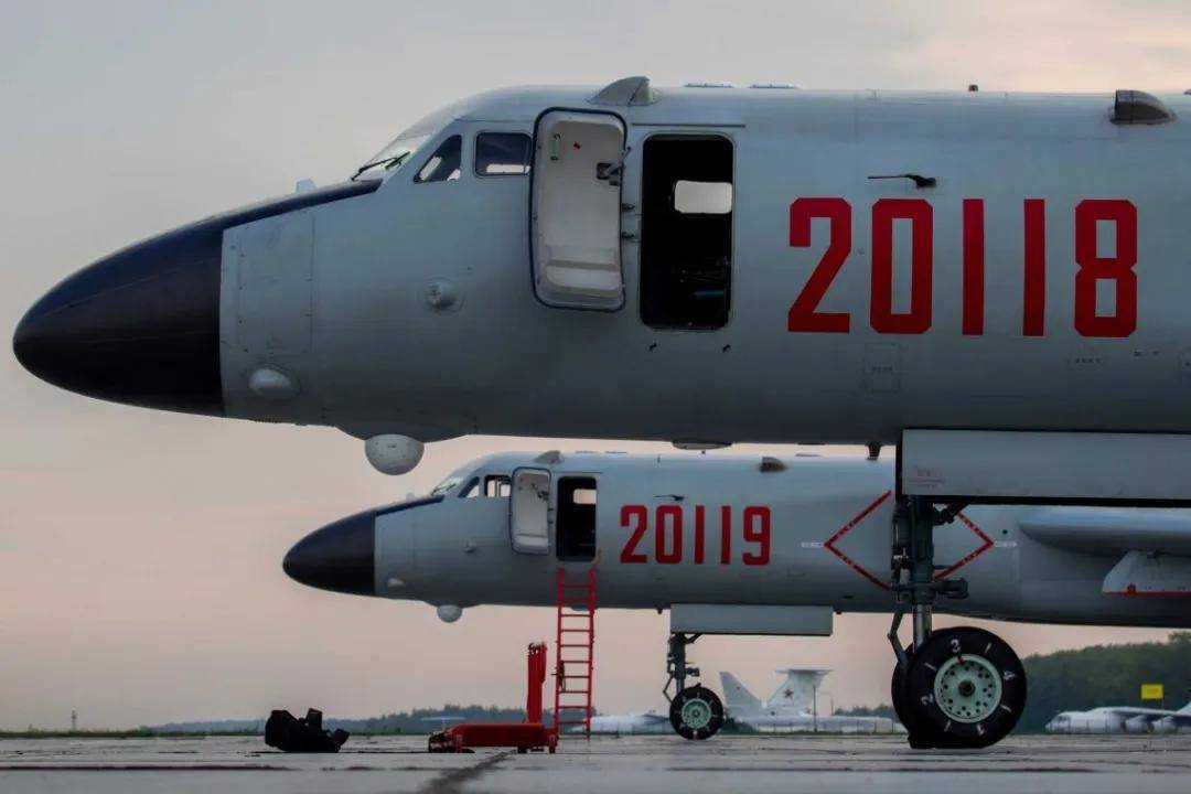 军迷热议<strong></p>
<p>莱特币行情</strong>！《舰载武器》曝光四发轰-6改进方案：航程14000公里？