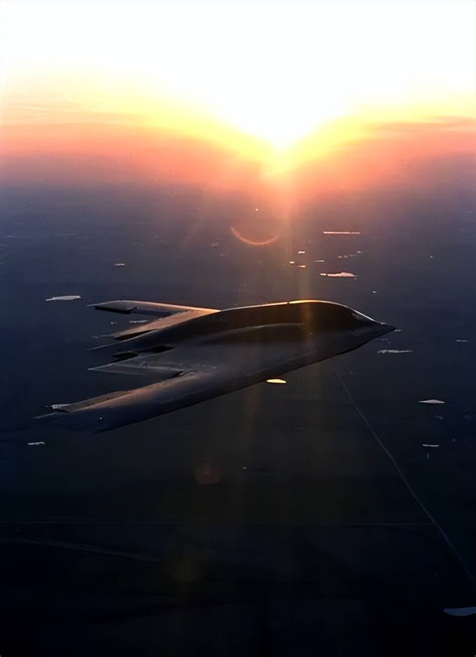 军迷热议<strong></p>
<p>莱特币行情</strong>！《舰载武器》曝光四发轰-6改进方案：航程14000公里？