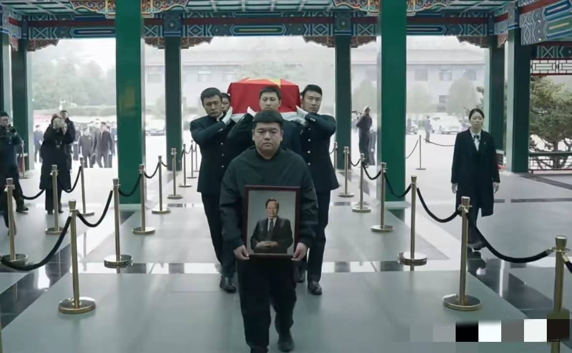 杨振宁追悼会很隆重<strong></p>
<p>BSV行情</strong>,大儿子未现身,翁帆站家属首位,样子很憔悴