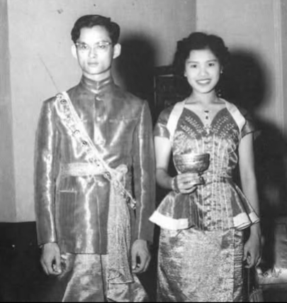 泰国王太后诗丽吉去世<strong></p>
<p>比特币行情</strong>，留下19顶奢华王冠和她的传奇一生