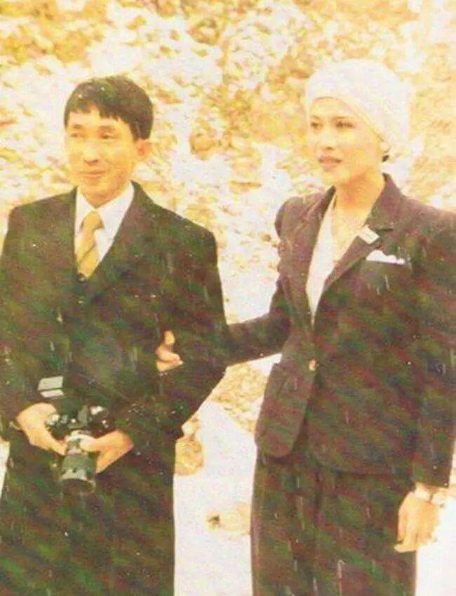 泰国王太后诗丽吉去世<strong></p>
<p>比特币行情</strong>，留下19顶奢华王冠和她的传奇一生