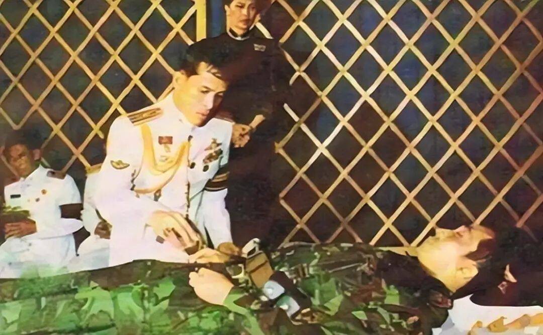 泰国王太后诗丽吉去世<strong></p>
<p>比特币行情</strong>，留下19顶奢华王冠和她的传奇一生