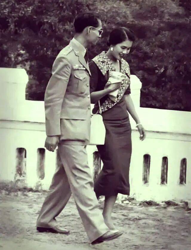 泰国王太后诗丽吉去世<strong></p>
<p>比特币行情</strong>，留下19顶奢华王冠和她的传奇一生