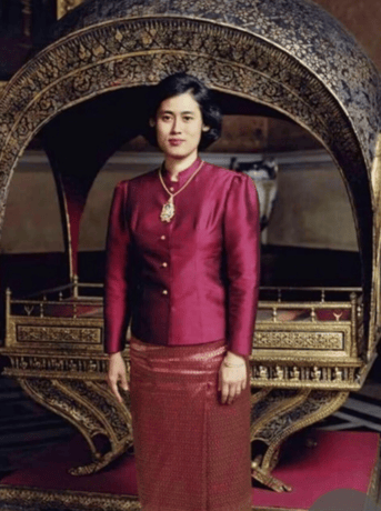 泰国王太后诗丽吉去世<strong></p>
<p>比特币行情</strong>，留下19顶奢华王冠和她的传奇一生