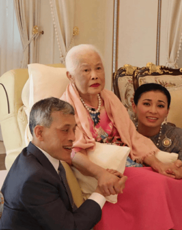 泰国王太后诗丽吉去世<strong></p>
<p>比特币行情</strong>，留下19顶奢华王冠和她的传奇一生