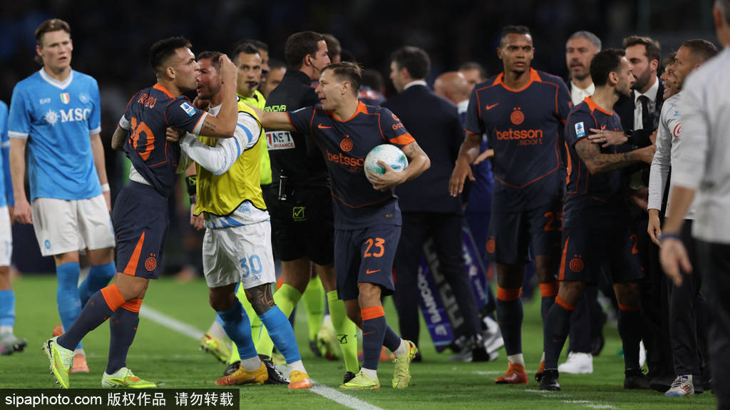 恩怨不休<strong></p>
<p>比特币行情</strong>！孔蒂与劳塔罗场上对骂 昔日在国米打拳击和解