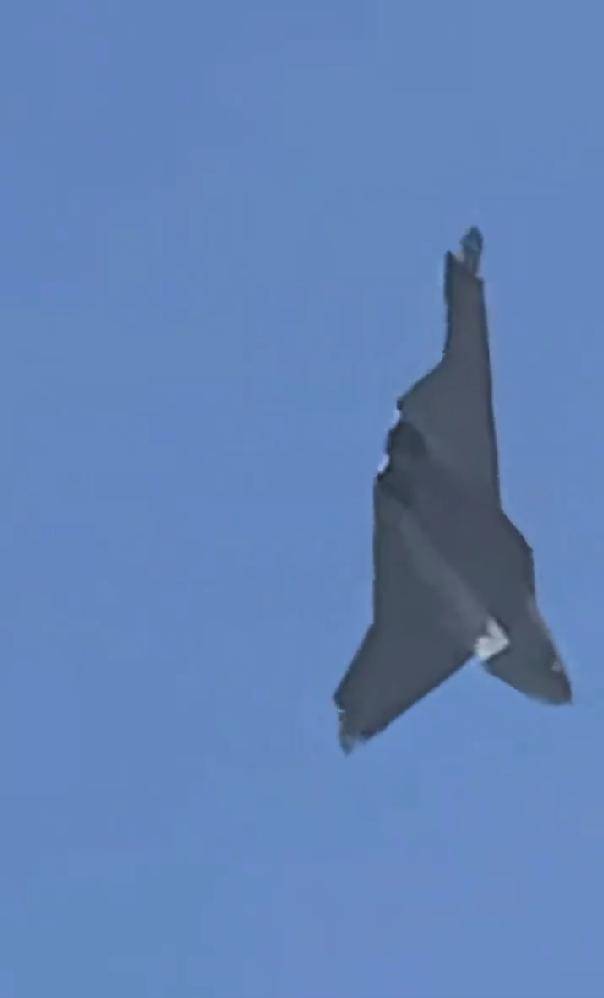 无空速管<strong></p>
<p>区块链挖矿行情</strong>，疑似第二架歼-50：美国精神胜利法，新六代机东亚决战