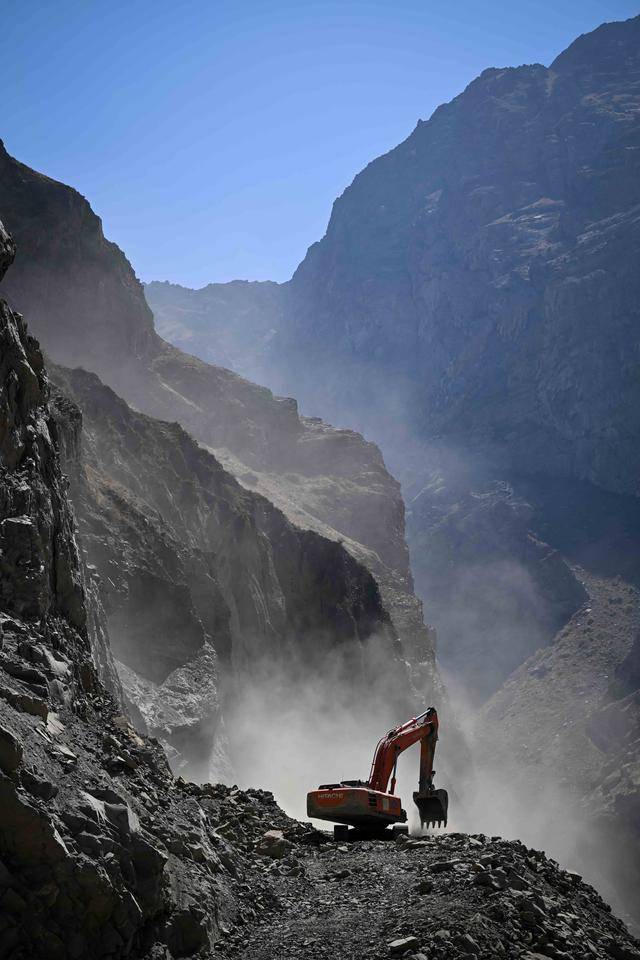 青年说 | 到中亚<strong></p>
<p>区块链挖矿行情</strong>，奔赴一场激动人心的“探秘”