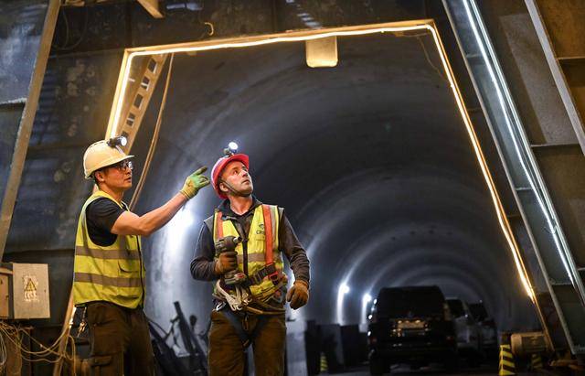 青年说 | 到中亚<strong></p>
<p>区块链挖矿行情</strong>，奔赴一场激动人心的“探秘”