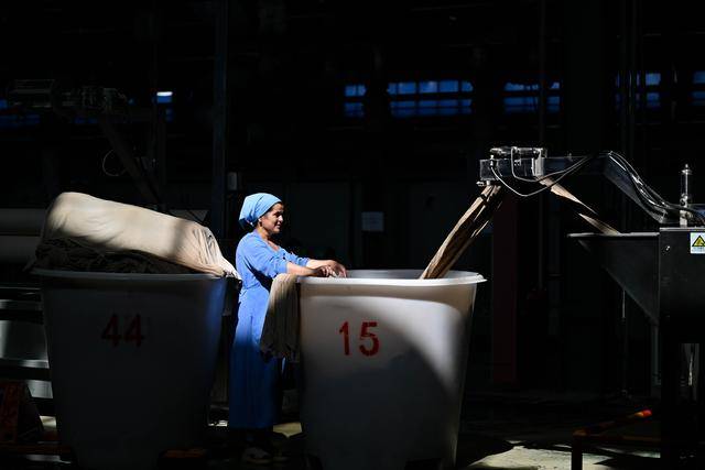 青年说 | 到中亚<strong></p>
<p>区块链挖矿行情</strong>，奔赴一场激动人心的“探秘”