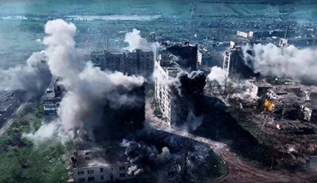 俄军一周2600多次袭击<strong></p>
<p>区块链挖矿行情</strong>，红军城万名乌军被围，泽连斯基绝望反击