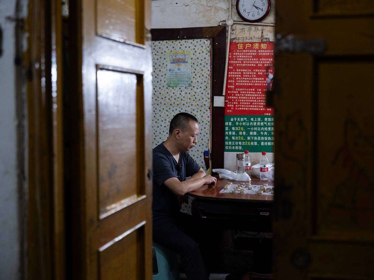 <strong></p>
<p>区块链挖矿行情</strong>他们挤在8元一晚的旅店 几百人抢一个活