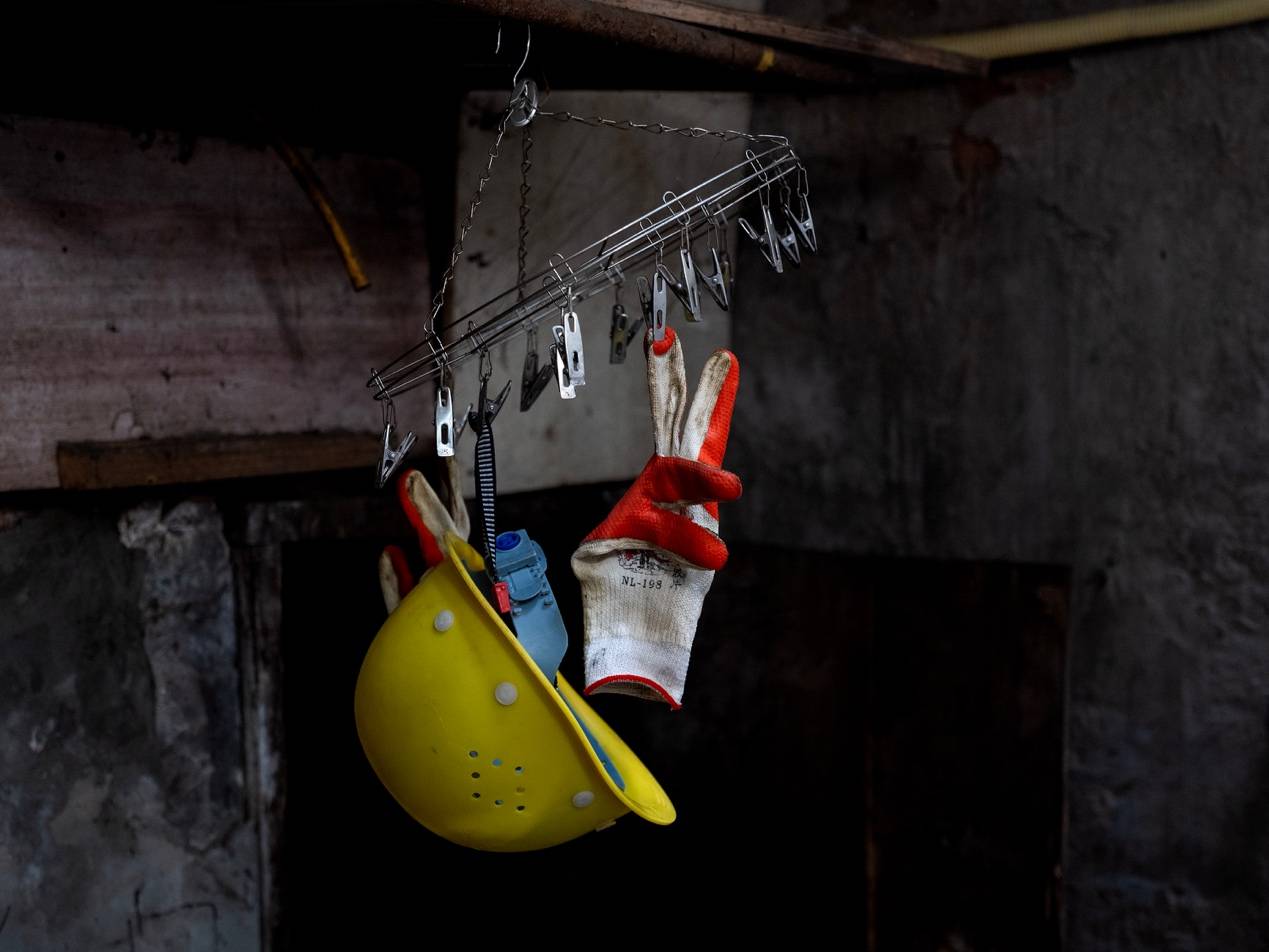 <strong></p>
<p>区块链挖矿行情</strong>他们挤在8元一晚的旅店 几百人抢一个活