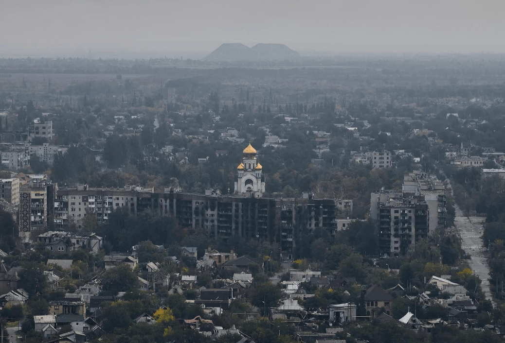 红军城移交前夜<strong></p>
<p>币安价格</strong>，乌克兰宣布开辟新战线，主动反攻击溃俄军攻势