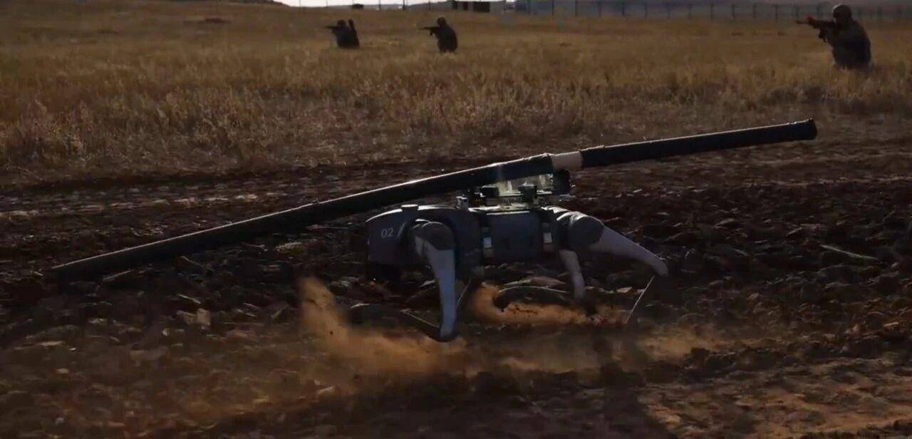 大场面！机器狗、无人机开路<strong></p>
<p>BITOP价格</strong>，实兵对抗演练画面公布