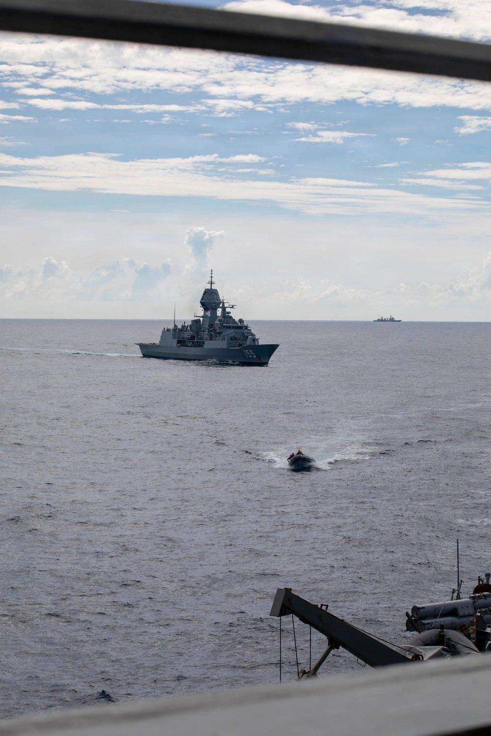 美军再度遭遇耻辱时刻：中国海军6艘战舰包围<strong></p>
<p>BTC价格</strong>，815舰插入南海演习