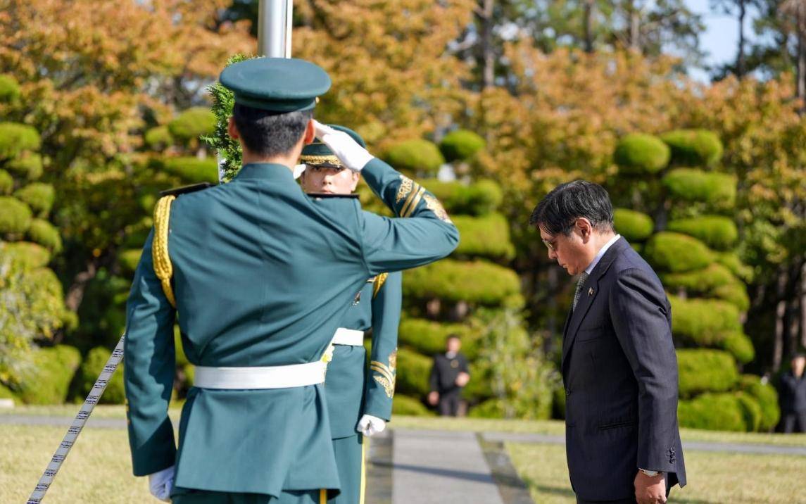 美军再度遭遇耻辱时刻：中国海军6艘战舰包围<strong></p>
<p>BTC价格</strong>，815舰插入南海演习