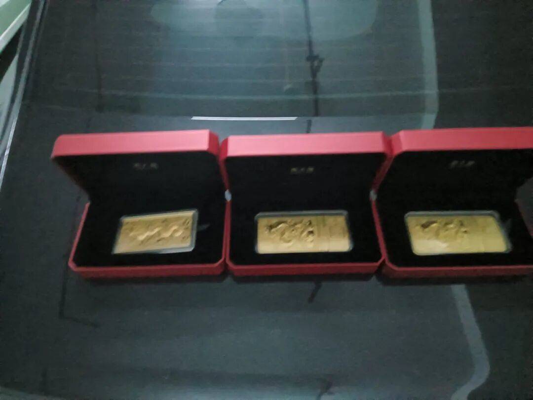 股市套现170万元后<strong></p>
<p>比特币价格</strong>，杭州男子豪购300克金条！老板当场报警……