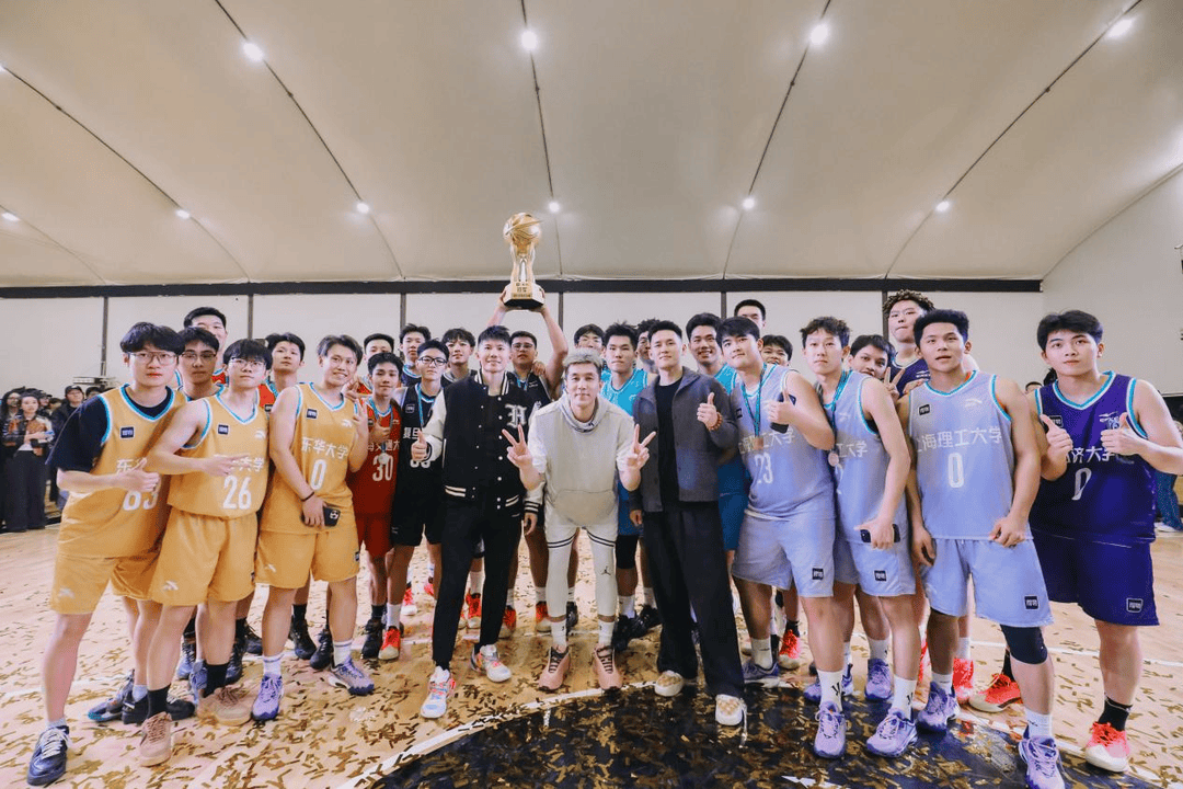 复旦、交大、同济等八大高校集结<strong></p>
<p>比特币价格</strong>,得物App“新生杯”篮球赛首战上海