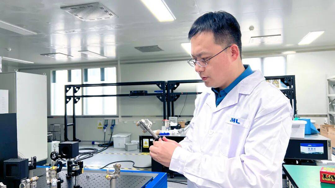 认真学习贯彻党的二十届四中全会精神<strong></p>
<p>比特币价格</strong>！来听听他们怎么说