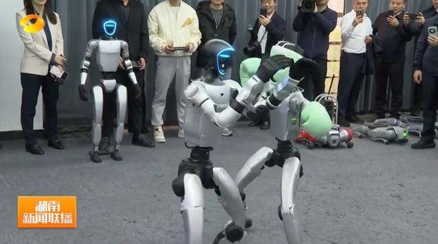 湖南省省长、浙江省省长<strong></p>
<p>ETH价格</strong>，一同观看机器人表演