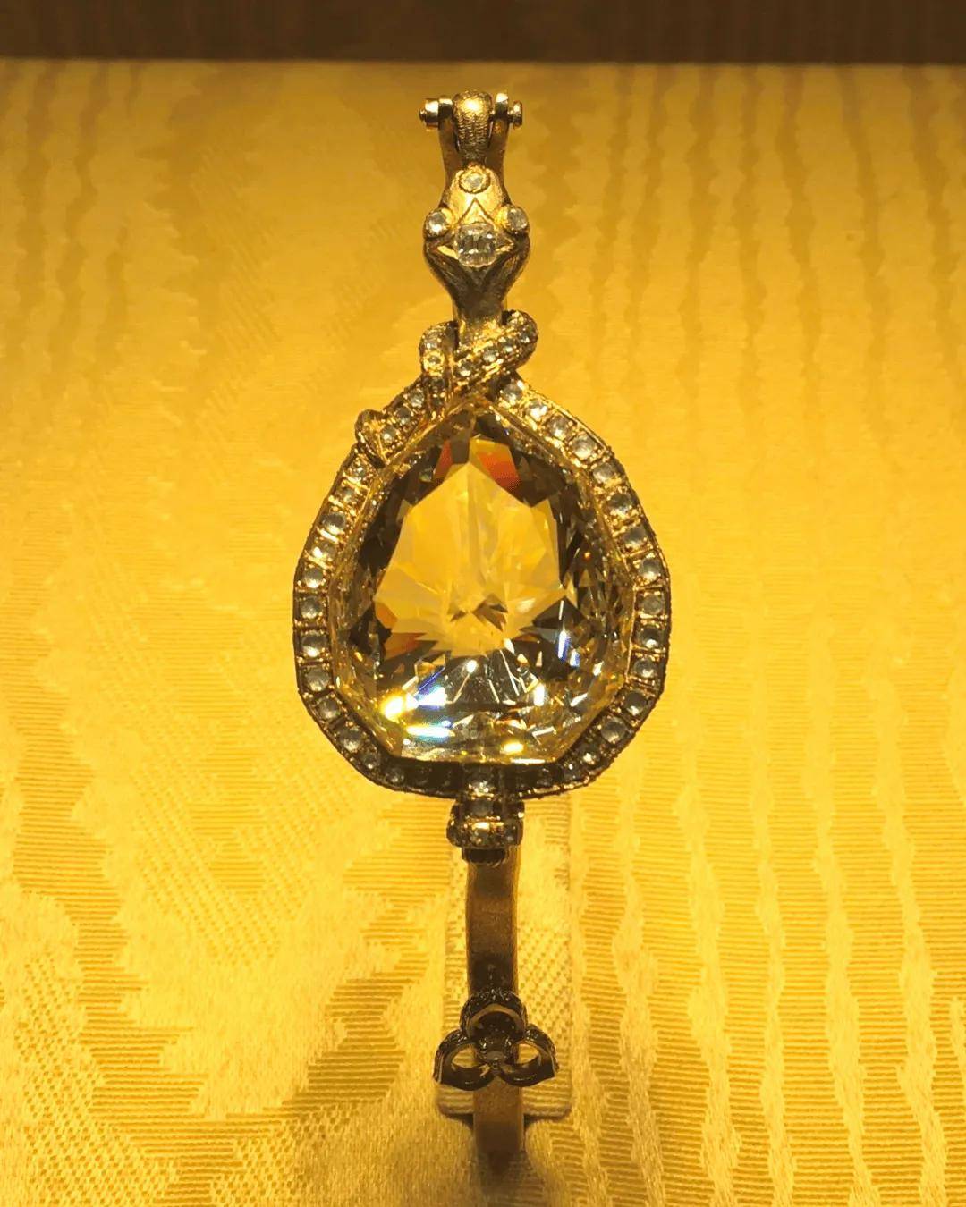 失踪百年的欧洲王室诅咒之钻重现<strong></p>
<p>以太坊价格</strong>，背后藏着一位忠贞皇后的惊人布局