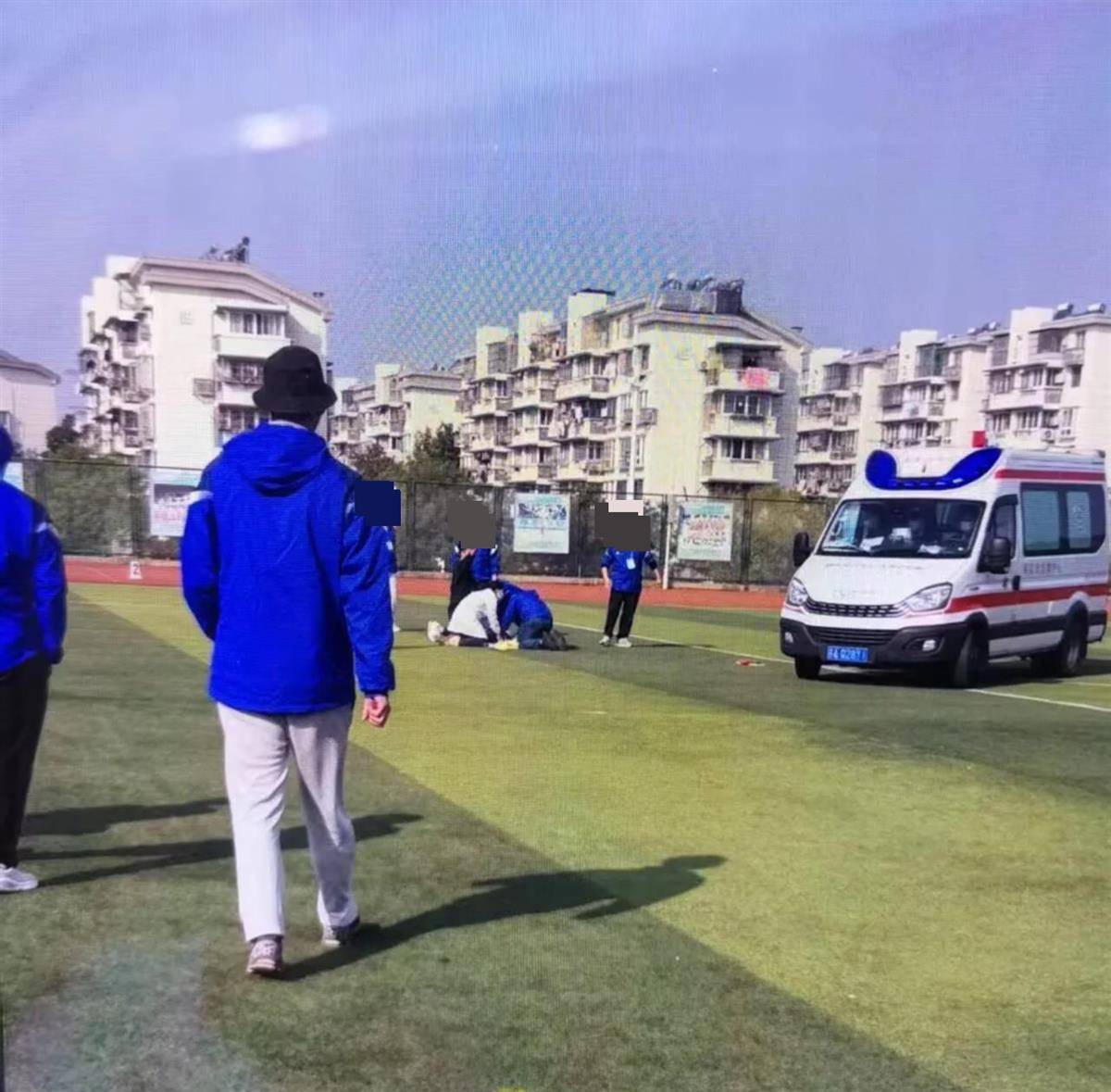 南京一学生在运动会上跑200米时倒地去世<strong></p>
<p>USDT价格</strong>，官方：深感痛心，已与亲属沟通妥善处理