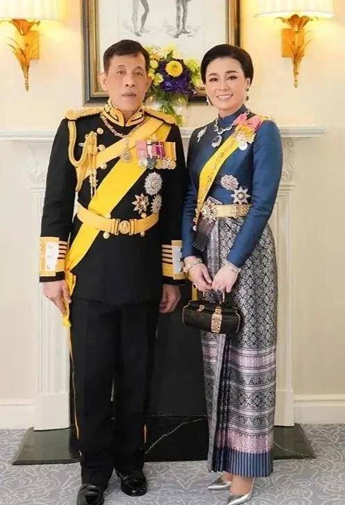 泰国王后访华“穿搭九宫格”出圈<strong></p>
<p>瑞波币价格</strong>，隆重珠宝展现用心诚意