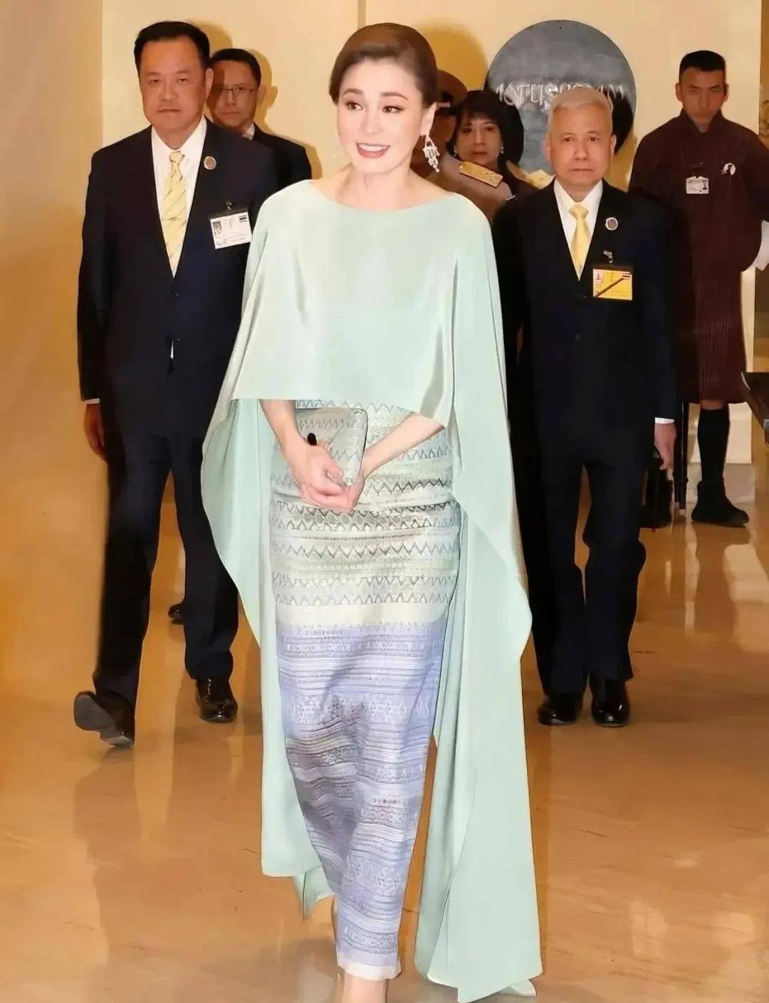 泰国王后访华“穿搭九宫格”出圈<strong></p>
<p>瑞波币价格</strong>，隆重珠宝展现用心诚意