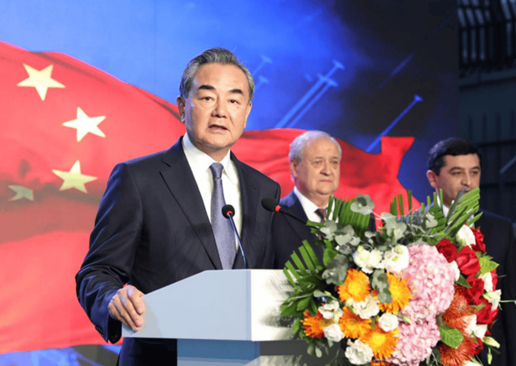 高市早苗G20上“炮轰”俄罗斯<strong></p>
<p>DOT价格</strong>，王毅对她换了称呼，3国当场力挺中国！